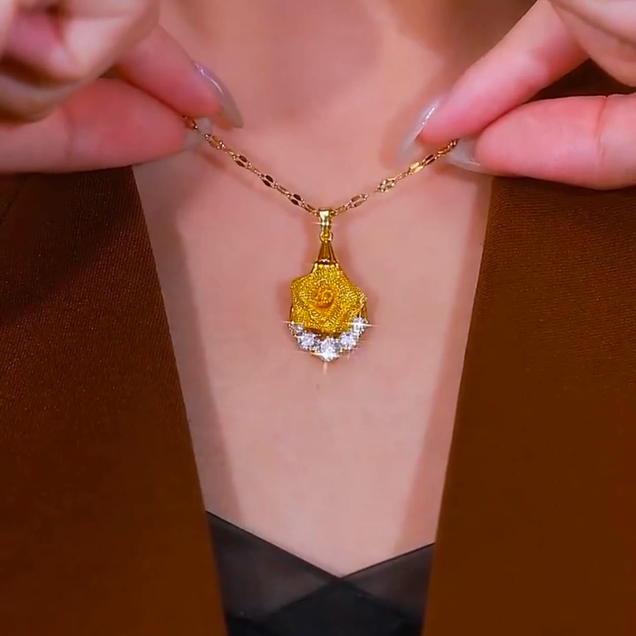 Luxury Golden Flower necklace(24k gold plated)